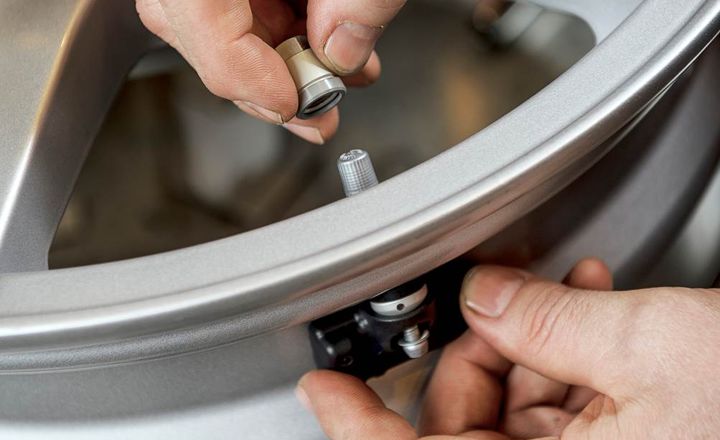 Tire Pressure Sensor (TPMS) Replacement